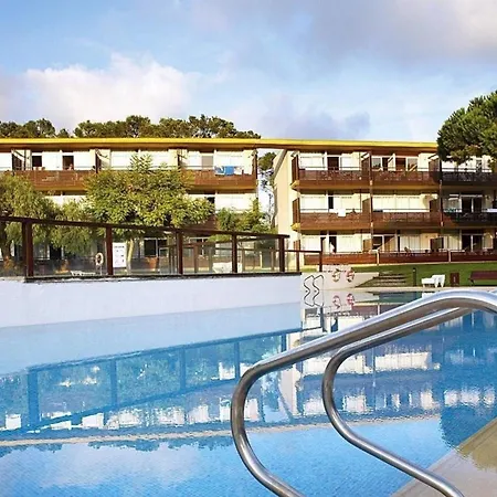Apartment In Castell-platja D'aro Mit Garten, Gemeinsamem Pool Und Terrasse
