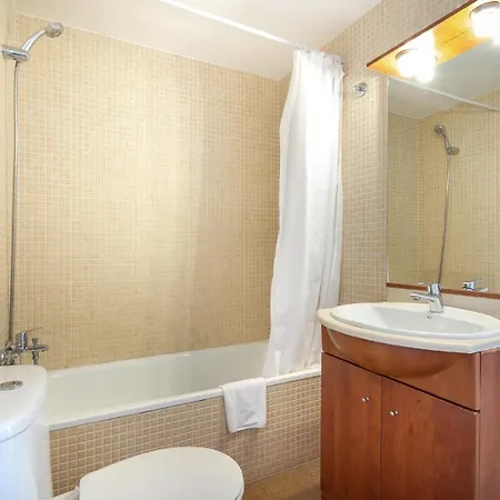 In Castell-platja D'aro Mit Garten, Gemeinsamem Pool Und Terrasse Apartment *